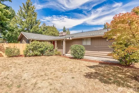 604 N 201st St, Shoreline, WA 98133