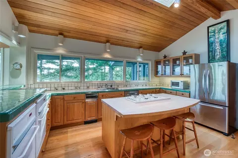 Kitchen - 573 Harborview Ln, Orcas Island, WA 98243 photo 2 of 3