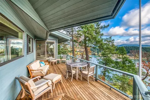 Exterior - 573 Harborview Ln, Orcas Island, WA 98243 photo 2 of 6