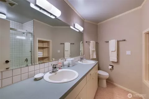 Bath - 573 Harborview Ln, Orcas Island, WA 98243 photo 4 of 5