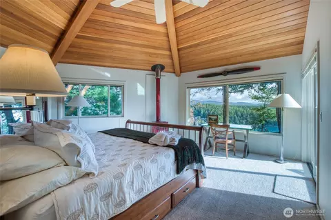Bedroom - 573 Harborview Ln, Orcas Island, WA 98243 photo 1 of 4