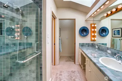 Bath - 573 Harborview Ln, Orcas Island, WA 98243 photo 2 of 5