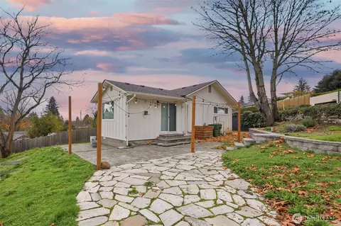 2917 E 14th Ct, Vancouver, WA 98661