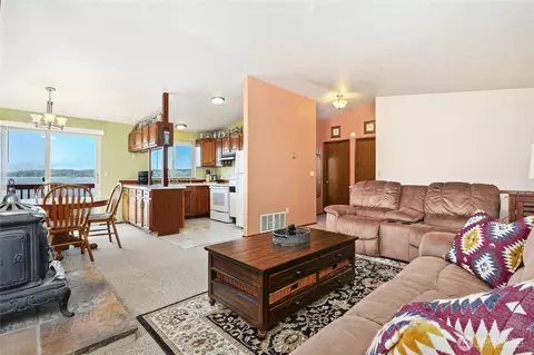 Living - 10 S Beach Dr, Everett, WA 98206 photo 1 of 6