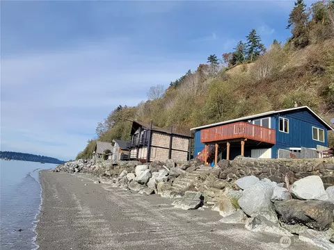 Exterior - 10 S Beach Dr, Everett, WA 98206 photo 4 of 5