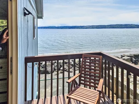 View/Area - 10 S Beach Dr, Everett, WA 98206 photo 3 of 7