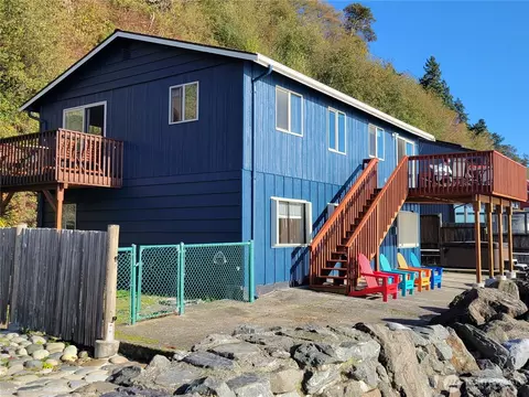 Exterior - 10 S Beach Dr, Everett, WA 98206 photo 2 of 5