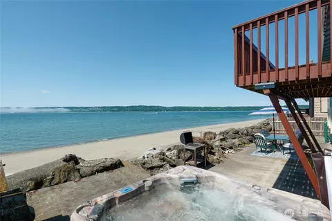 View/Area - 10 S Beach Dr, Everett, WA 98206 photo 1 of 7
