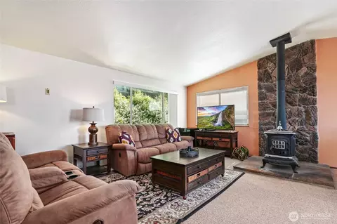 Living - 10 S Beach Dr, Everett, WA 98206 photo 2 of 6