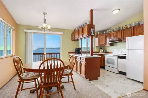 Dining - 10 S Beach Dr, Everett, WA 98206 photo 2 of 2