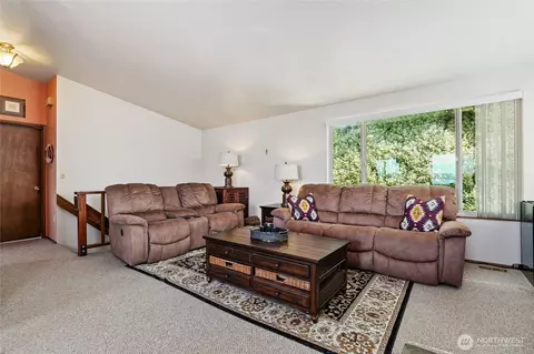 Living - 10 S Beach Dr, Everett, WA 98206 photo 3 of 6