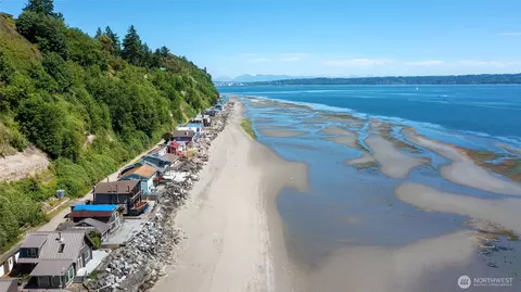 View/Area - 10 S Beach Dr, Everett, WA 98206 photo 4 of 7