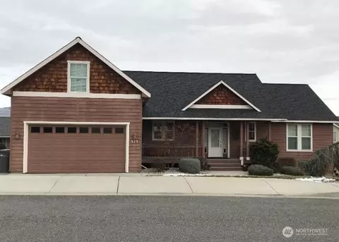 525 Cedar Wood Ln, Wenatchee, WA 98801