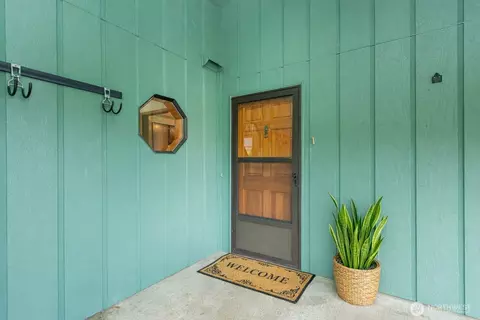 Entry Way - 1301 S 3rd Ave #19D, Sequim, WA 98382 photo 1 of 2