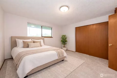 Bedroom - 1301 S 3rd Ave #19D, Sequim, WA 98382 photo 3 of 4