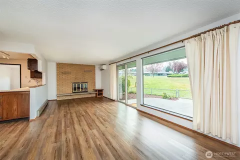 Living - 1301 S 3rd Ave #19D, Sequim, WA 98382 photo 5 of 5