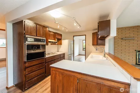 Kitchen - 1301 S 3rd Ave #19D, Sequim, WA 98382 photo 1 of 4