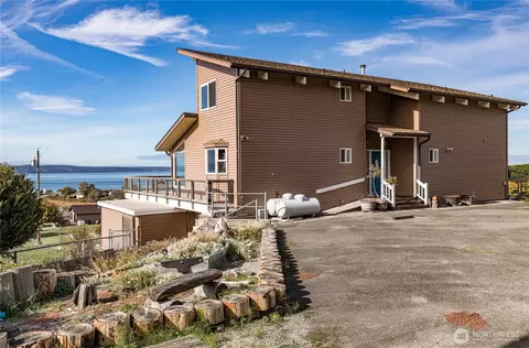 4946 Scurlock Rd, Freeland, WA 98249