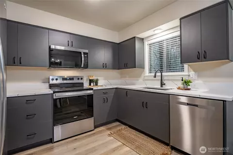 Kitchen - 8030 Dean Dr, Custer, WA 98240 photo 1 of 2
