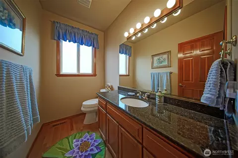 Bath - 15301 147th Ave E, Orting, WA 98360 photo 5 of 6