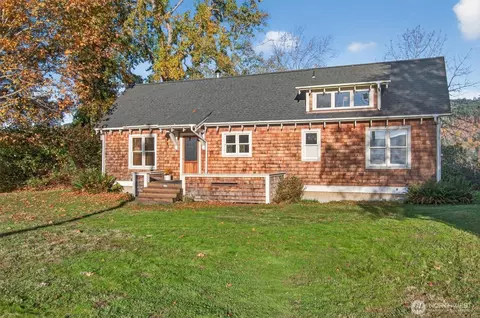 357 E Birnie Slough Rd, Cathlamet, WA 98612