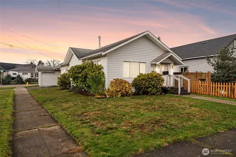 1206 Porter St, Enumclaw, WA 98022