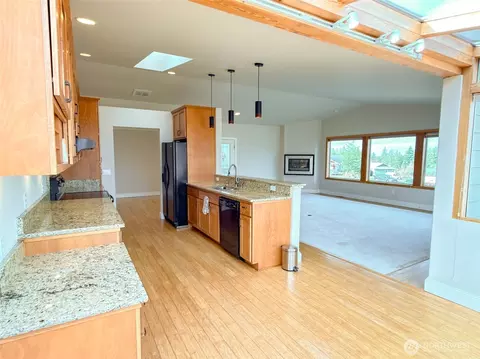 Kitchen - 31 Opal Ln, Sequim, WA 98382 photo 2 of 4