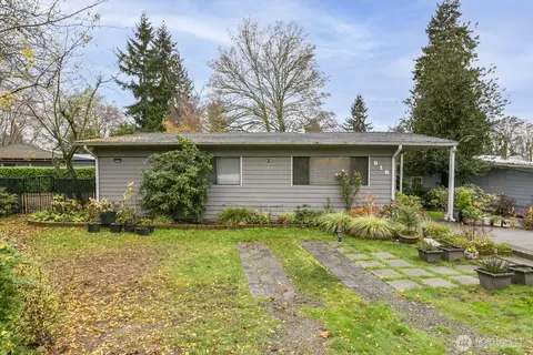 916 Ferndale Cir NE, Renton, WA 98056