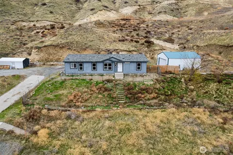 3570 Pinnacle Pl, Wenatchee, WA 98801