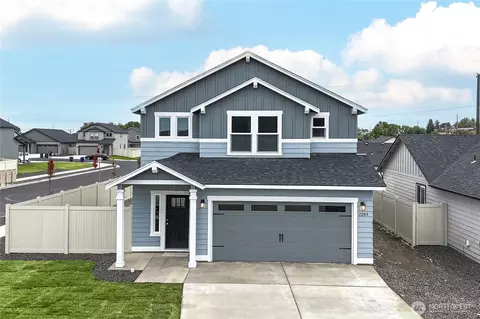 1203 Hickory Rd, Moses Lake, WA 98837