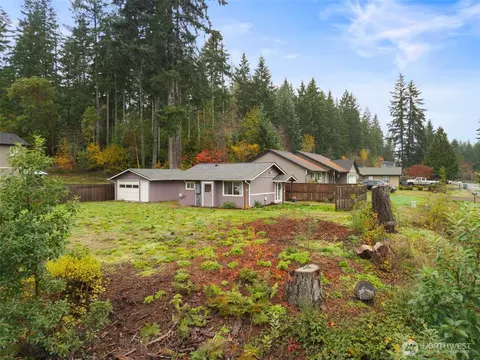 31 NE Larson Lake Ln, Belfair, WA 98528