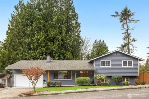 19415 36th Ct NE, Lake Forest Park, WA 98155