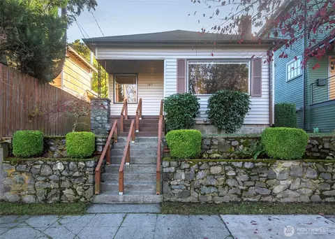747 N 78th St, Seattle, WA 98103