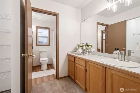 Bath - 3009 Porter St, Enumclaw, WA 98022 photo 3 of 3