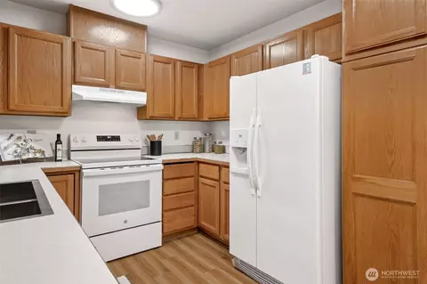 Kitchen - 3009 Porter St, Enumclaw, WA 98022 photo 2 of 2