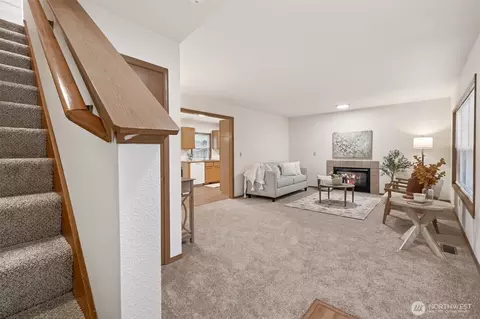 Living - 3009 Porter St, Enumclaw, WA 98022 photo 3 of 3