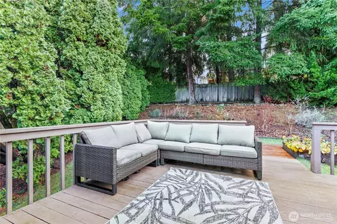 Exterior - 16232 122nd Ave NE, Bothell, WA 98011 photo 2 of 8