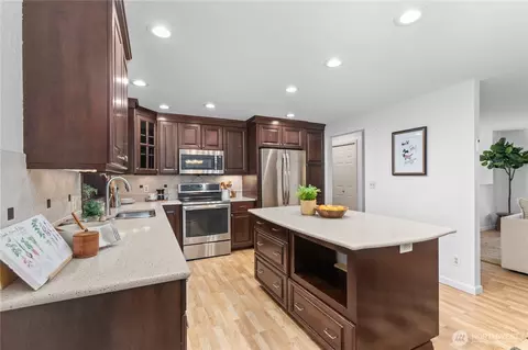 Kitchen - 16232 122nd Ave NE, Bothell, WA 98011 photo 2 of 4