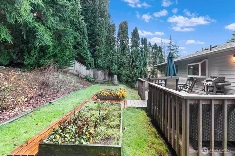 Exterior - 16232 122nd Ave NE, Bothell, WA 98011 photo 7 of 8