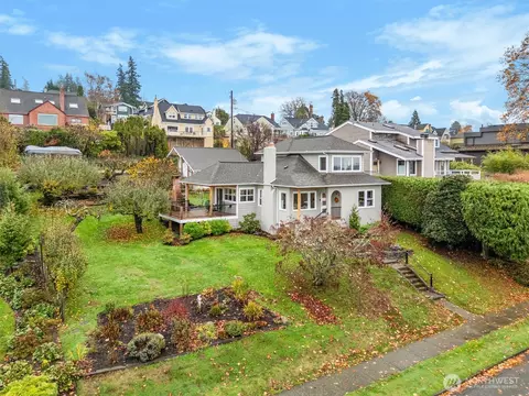 925 15th St, Bellingham, WA 98225
