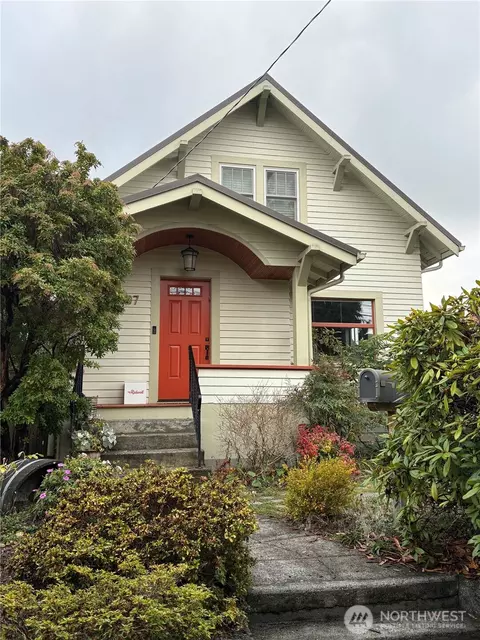107 NE 60th St, Seattle, WA 98115