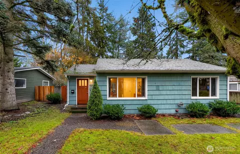 16040 26th Ave NE, Shoreline, WA 98155