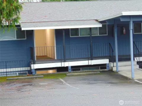Exterior - 303 Poppy Rd, Bothell, WA 98012 photo 5 of 19