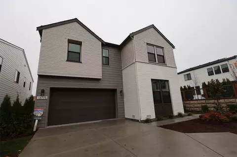 13775 SE 84th St #24, Newcastle, WA 98059