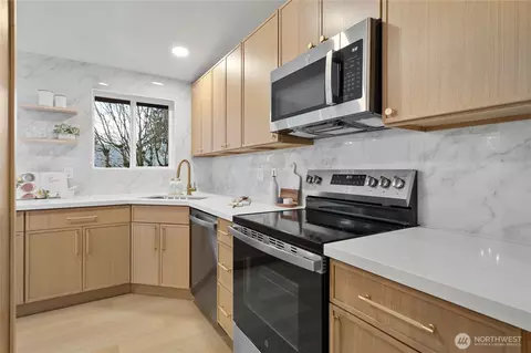 Kitchen - 210 97th Pl SE, Everett, WA 98208 photo 4 of 6