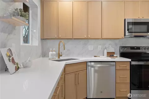 Kitchen - 210 97th Pl SE, Everett, WA 98208 photo 3 of 6