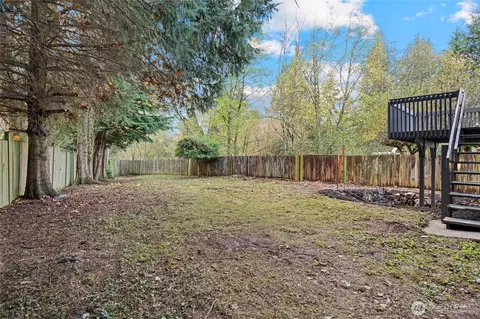 Exterior - 210 97th Pl SE, Everett, WA 98208 photo 4 of 5