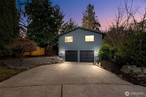 Exterior - 210 97th Pl SE, Everett, WA 98208 photo 2 of 5