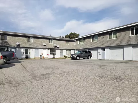 1025 N Denis Ct, East Wenatchee, WA 98802