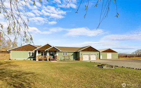 880 Saddlerock Dr, Ellensburg, WA 98926